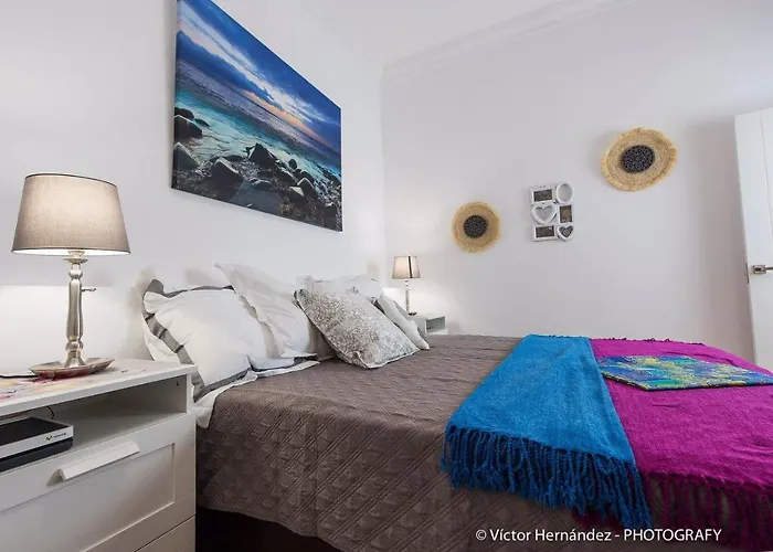 Flatguest Living House